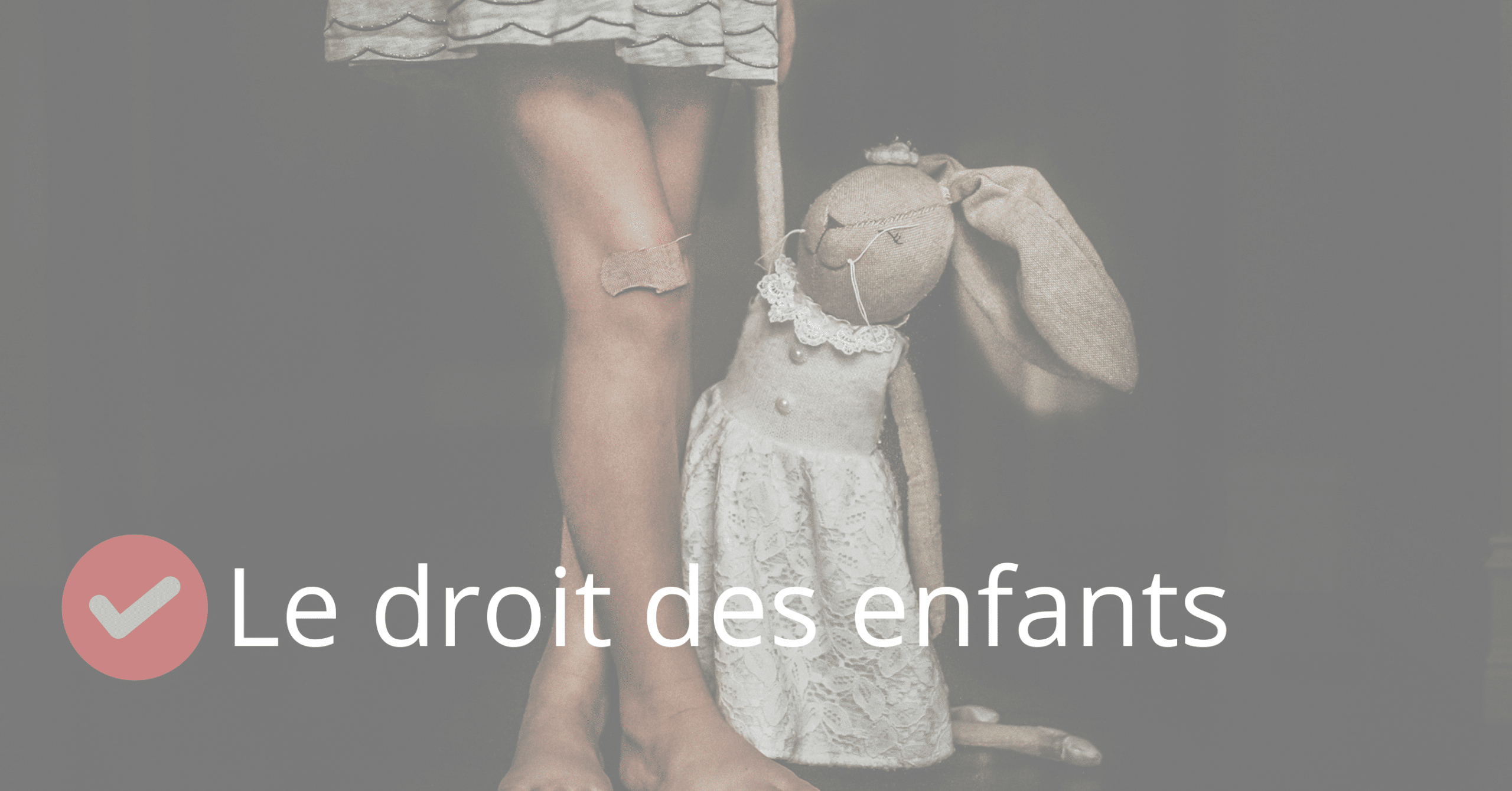 Enfant et son toutou